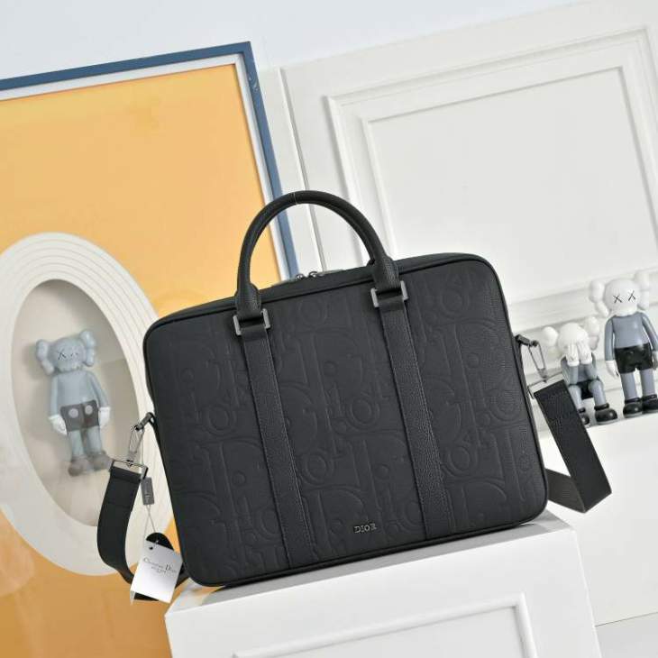 Picture of Dior Mens Bags _SKUfw240129644fw